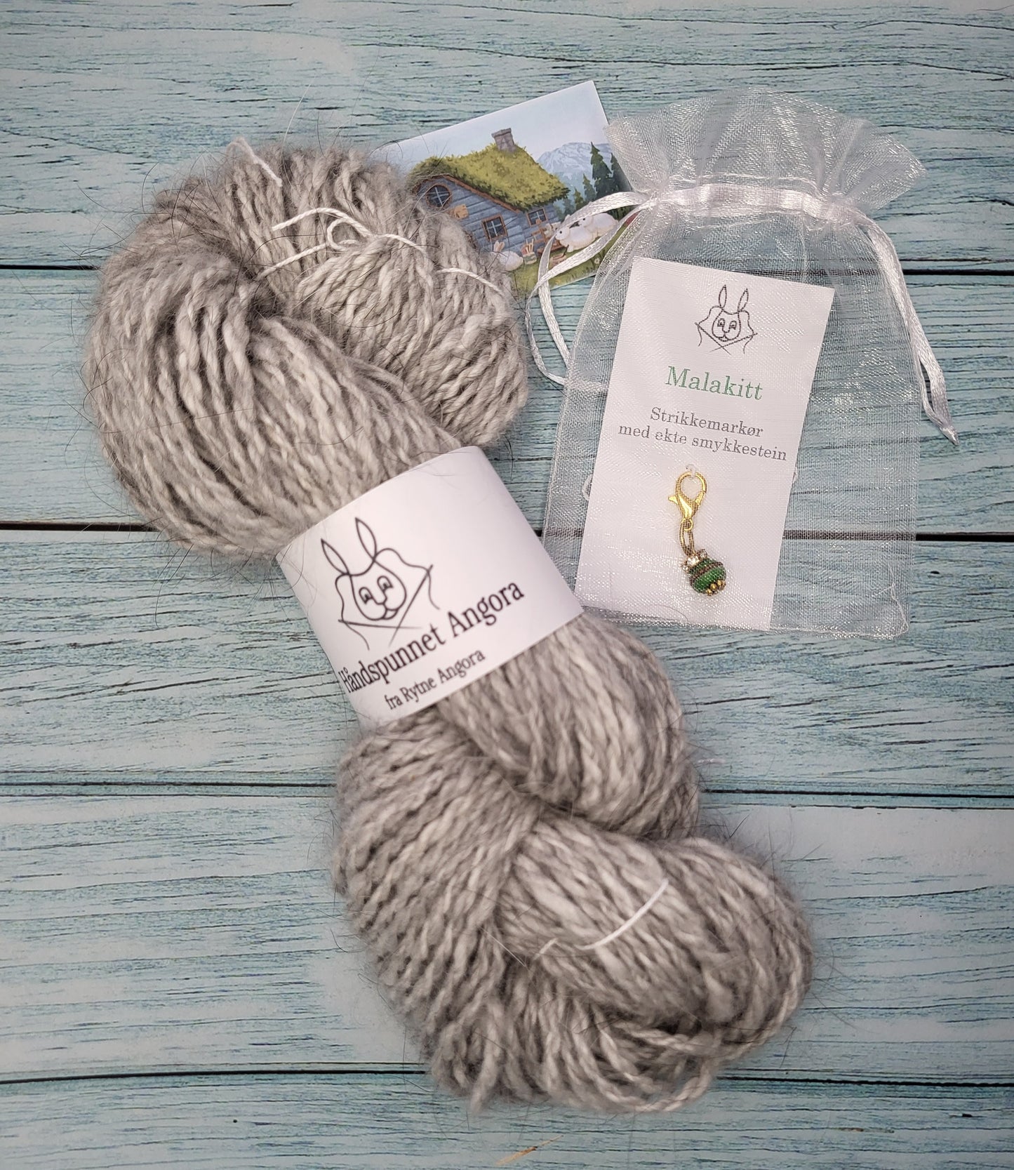 Håndspunnet garn med strikkemarkør