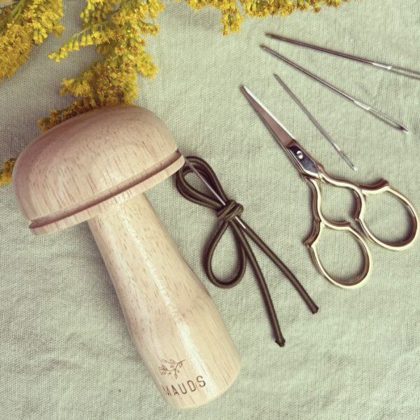 Stoppesopp med saks og nål