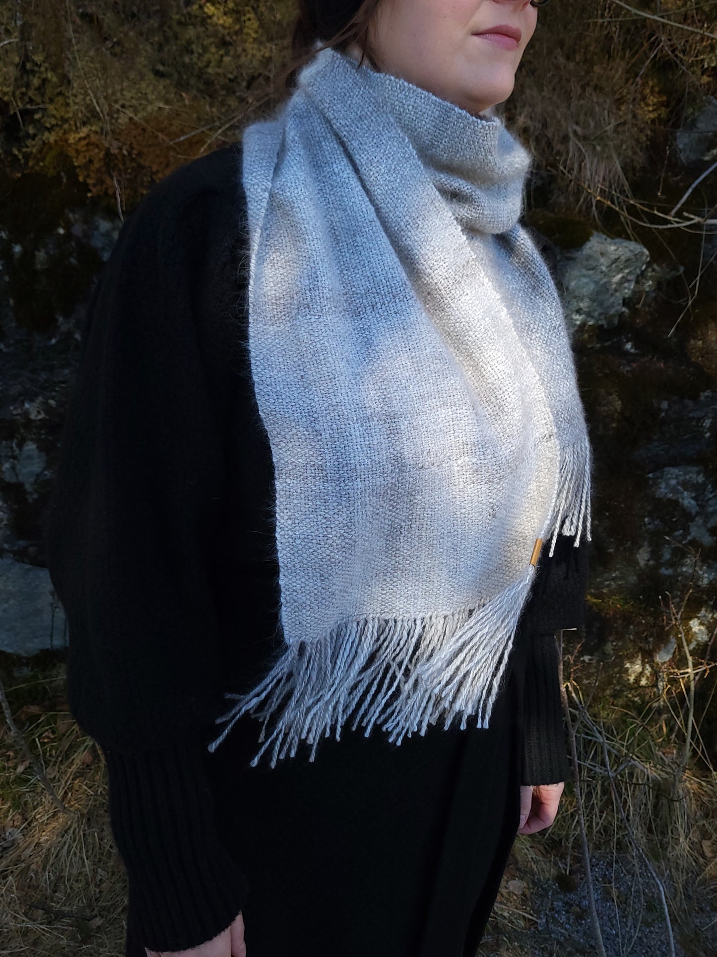 Angoraskjerf håndvevd av håndspunnet garn