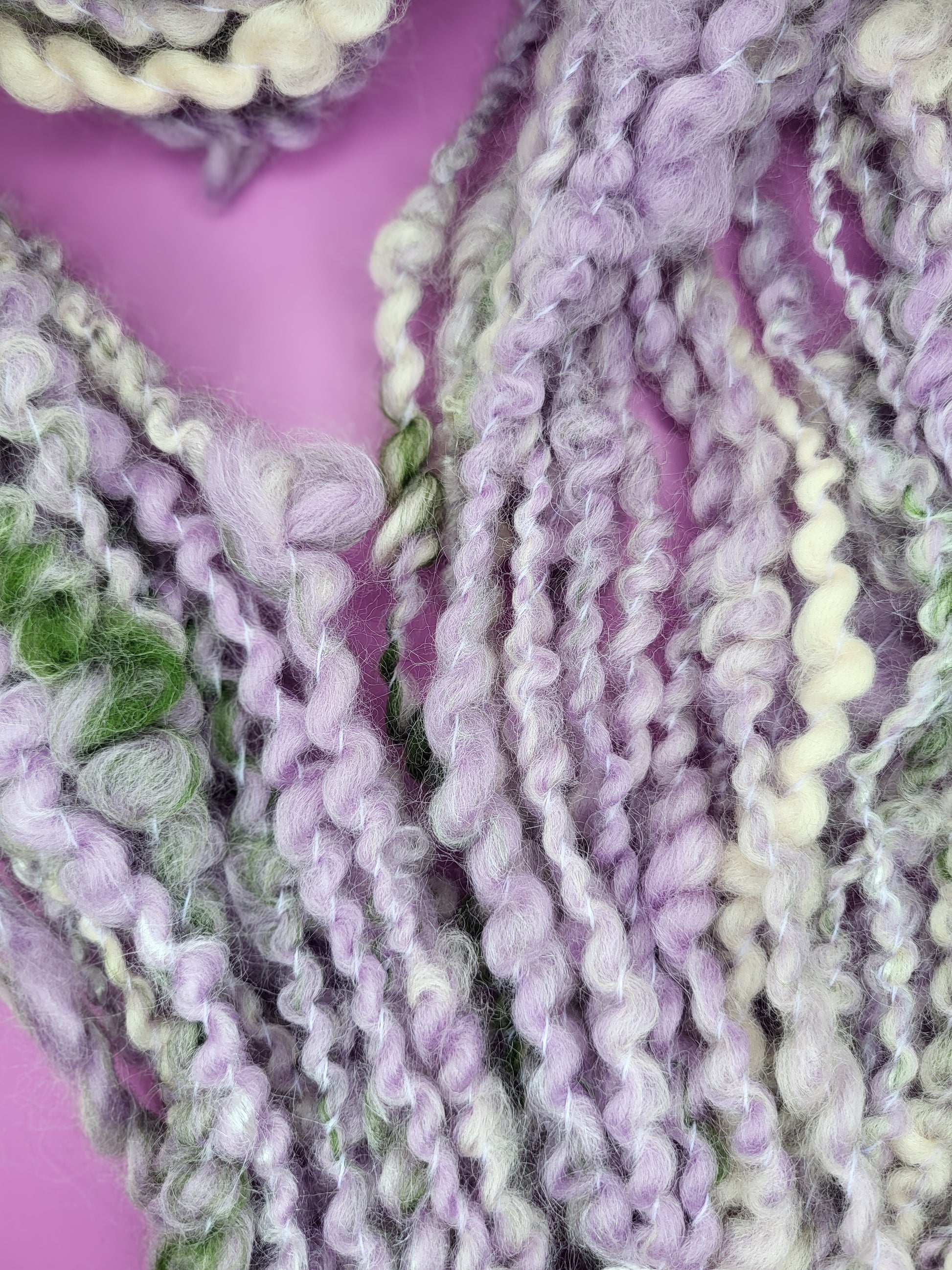 Kunstgarn håndspunnet