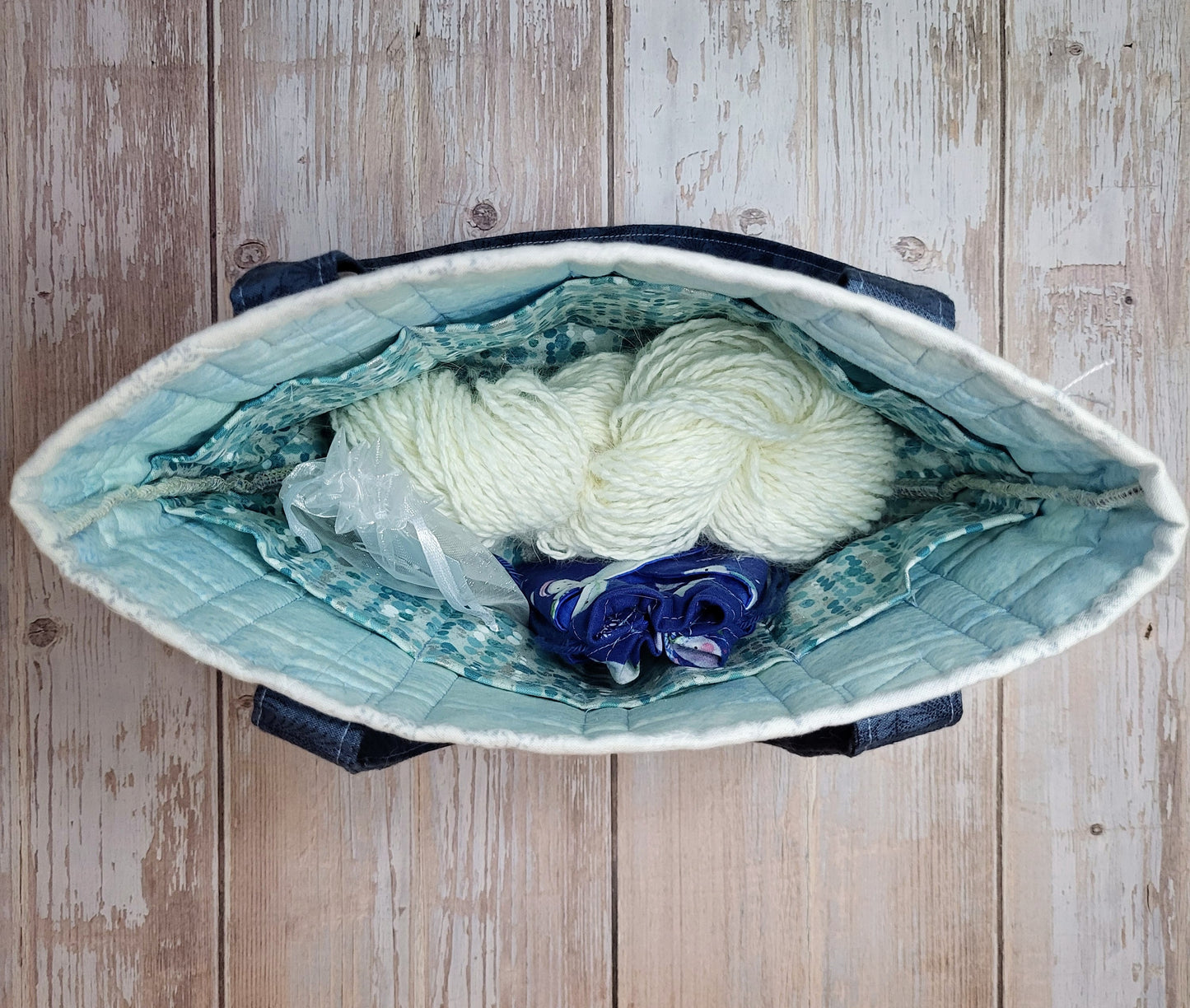 Håndarbeidsveske med tilbehør