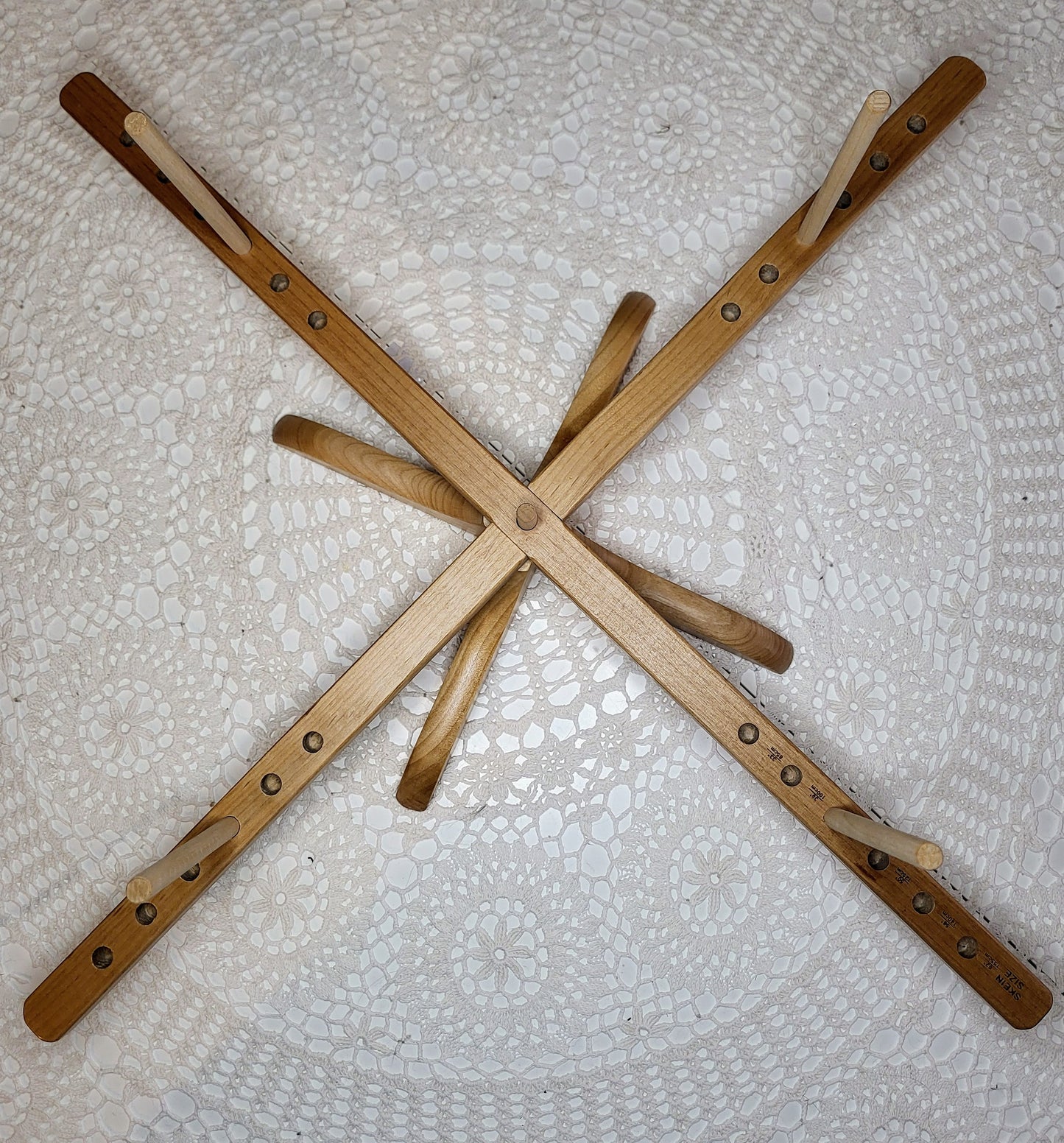 Wooden yarn swift fra ChiaGoo