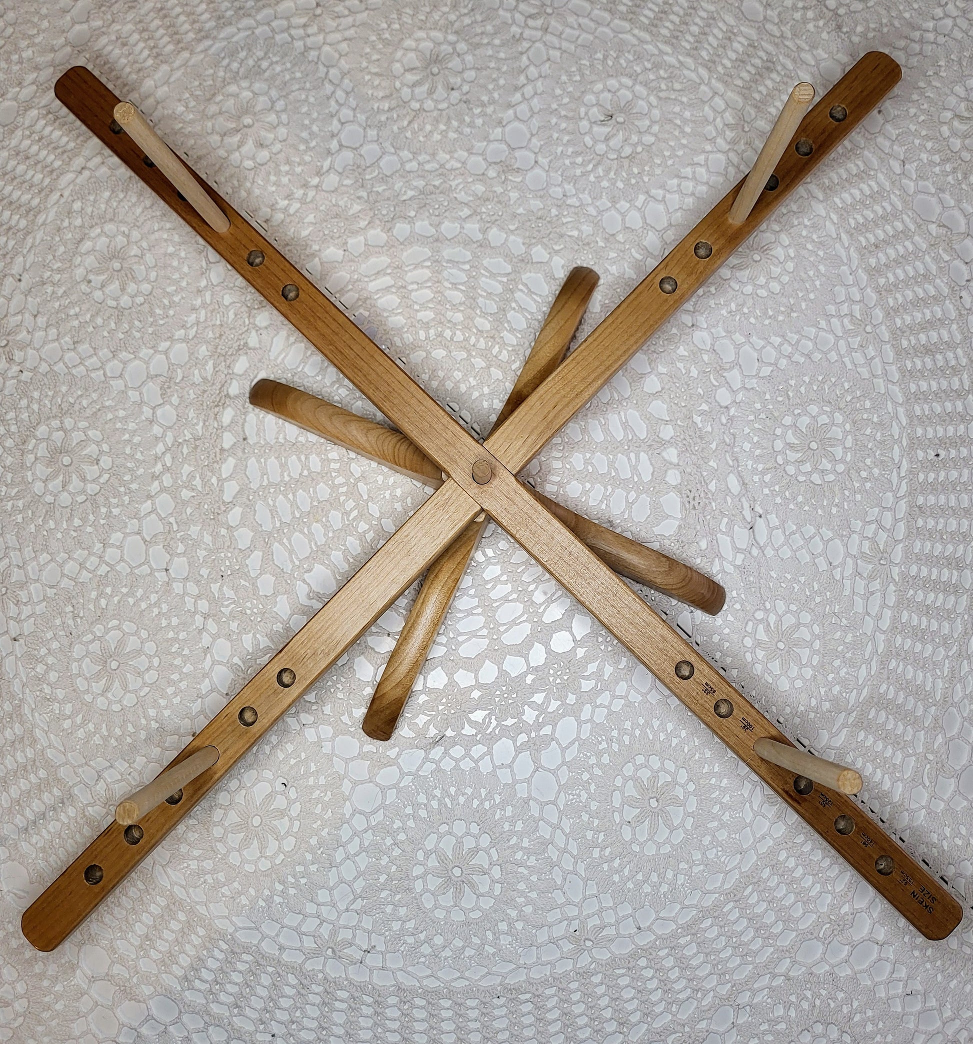 Wooden yarn swift fra ChiaGoo