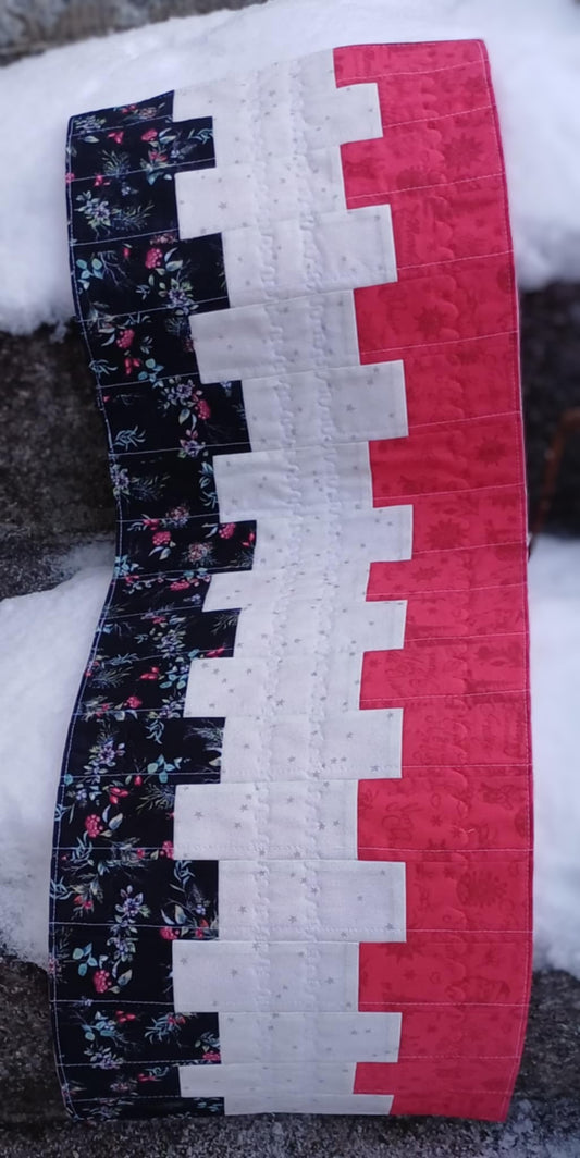 Quiltet løper i mai farger